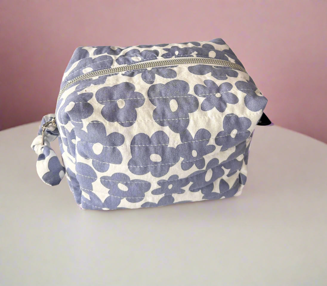 women bag
makeyup pouch
makeup travel case
makeup storage
makeup pouch
makeup organizer
Makeup Kit
makeup brushes case
Makeup Bag Travel Cosmetic Bag
makeup bag small